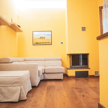 Il Mughetto - Appartamento Con Terrazza Privata San Quirico dʼOrcia Exterior foto